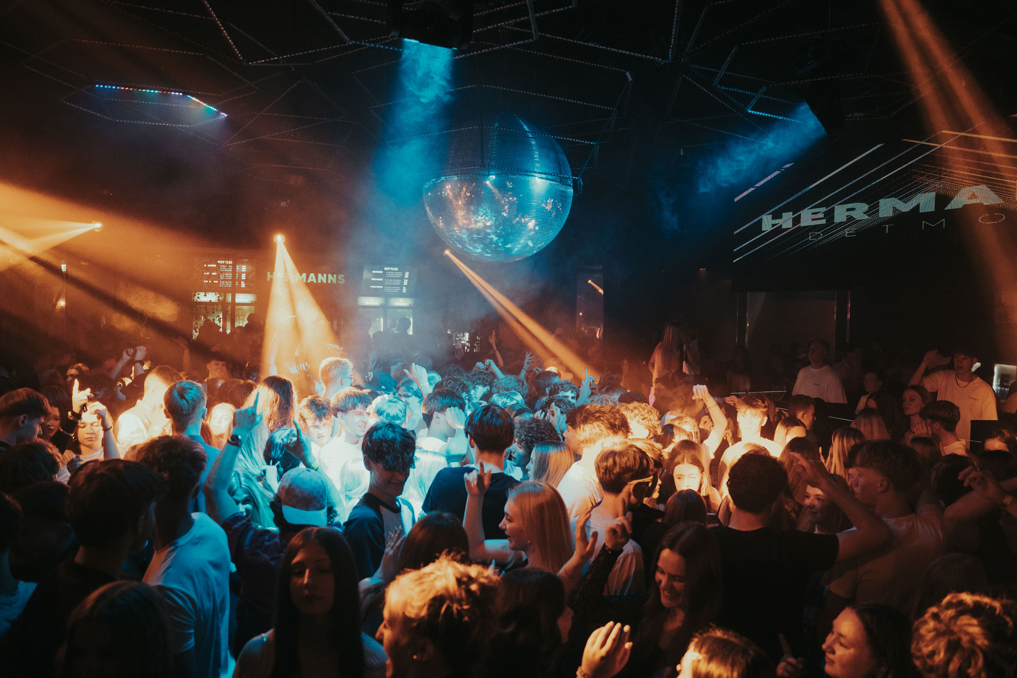 Hermanns Club — 16er Party